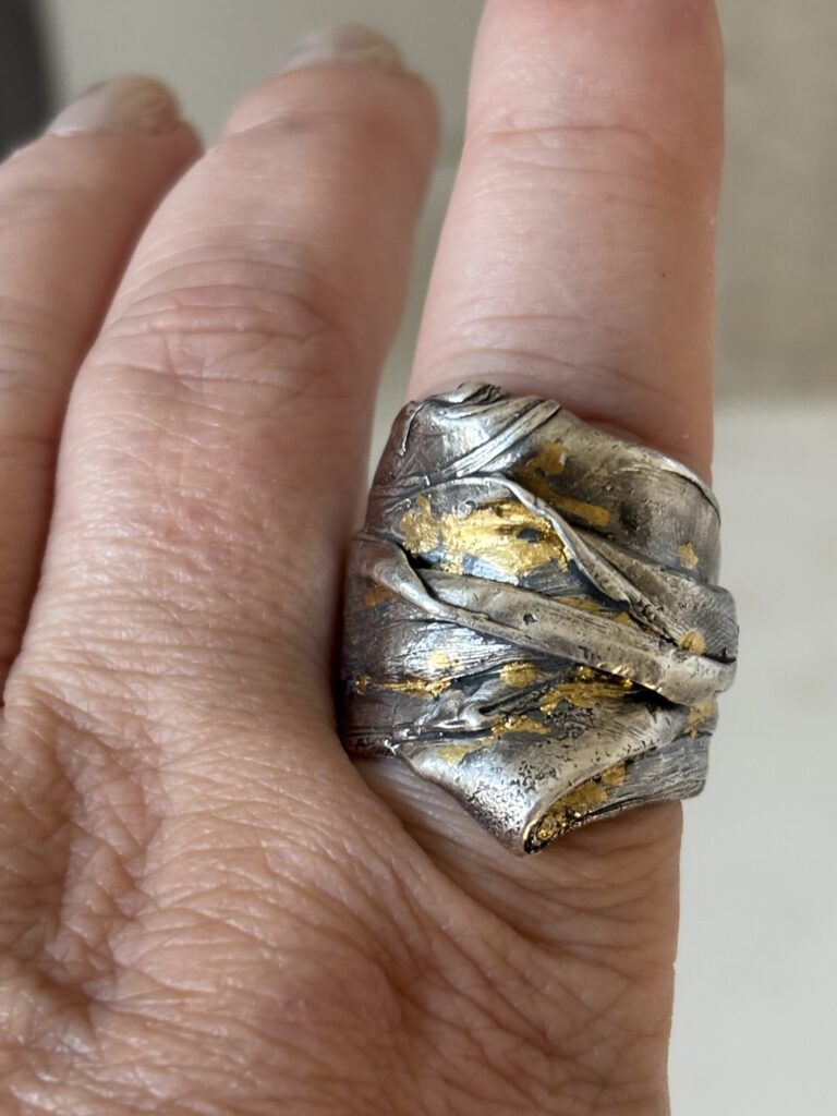 Mitsuro Hikime and Keum Boo Ring, Fine silver and fused gold